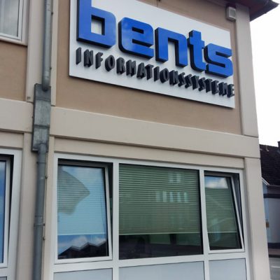 Bents Informationssysteme – Außenwerbeanlage