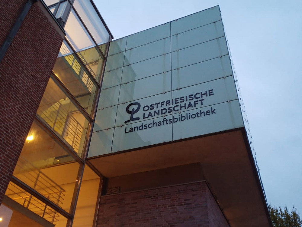 Ostfriesische Landschaftsbibliothek - Acrylbuchstaben