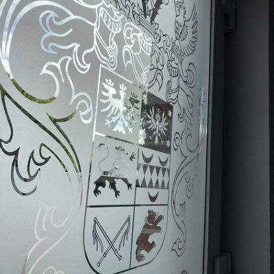 Fenster- und Türenbeklebung – Sichtschutz